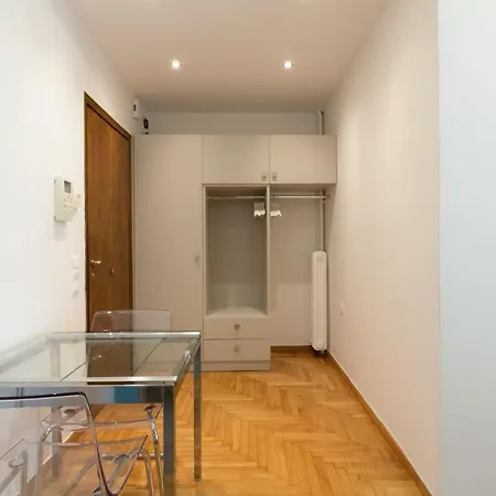 Exclusive In A Apartment Athens