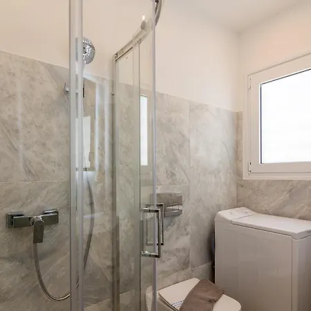 Exclusive In A Apartment *
